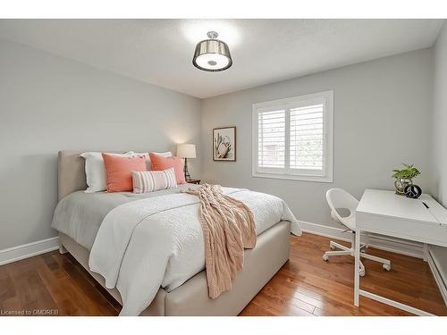 2284 Foxhole Circle, Oakville, ON - Indoor Photo Showing Bedroom