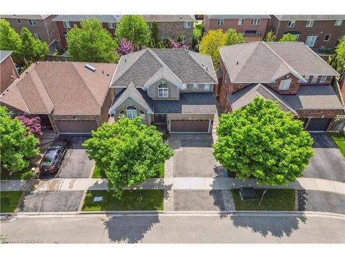 2284 Foxhole Circle, Oakville, ON - Outdoor With Facade