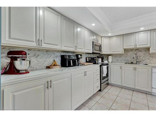 503-1201 North Shore Boulevard, Burlington, ON - Indoor Photo Showing Kitchen With Double Sink