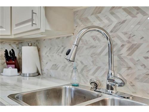 503-1201 North Shore Boulevard, Burlington, ON - Indoor Photo Showing Kitchen With Double Sink