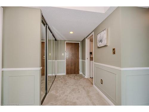 1705-2180 Marine Drive, Oakville, ON - Indoor Photo Showing Other Room