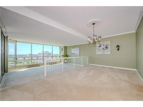 1705-2180 Marine Drive, Oakville, ON - Indoor Photo Showing Other Room