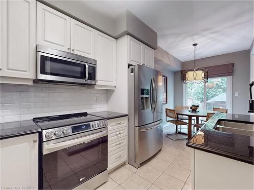 5-2086 Ghent Avenue, Burlington, ON - Indoor Photo Showing Kitchen With Stainless Steel Kitchen