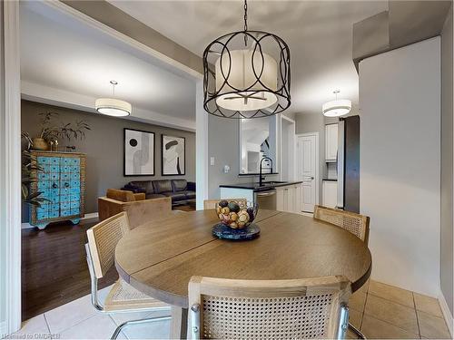 5-2086 Ghent Avenue, Burlington, ON - Indoor Photo Showing Dining Room