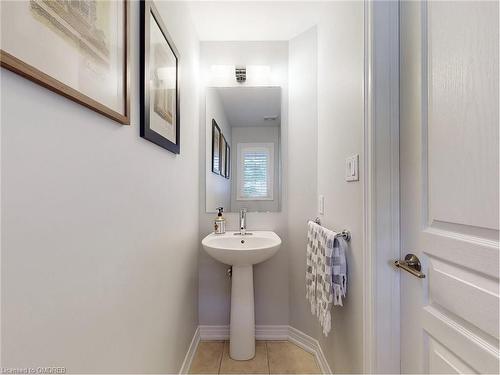 5-2086 Ghent Avenue, Burlington, ON - Indoor Photo Showing Bathroom