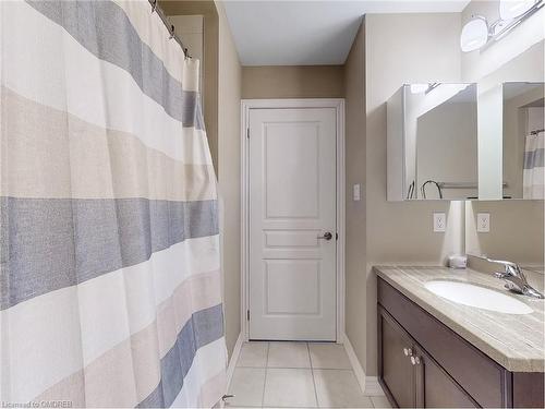 5-2086 Ghent Avenue, Burlington, ON - Indoor Photo Showing Bathroom