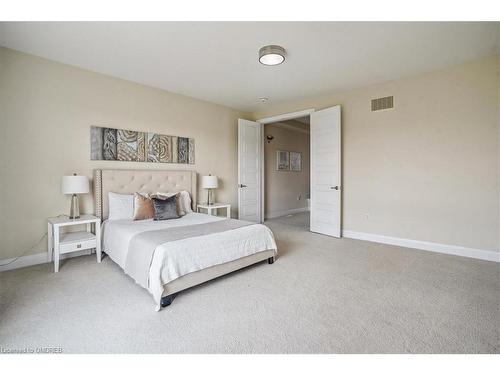 3186 Hines Drive, Oakville, ON - Indoor Photo Showing Bedroom