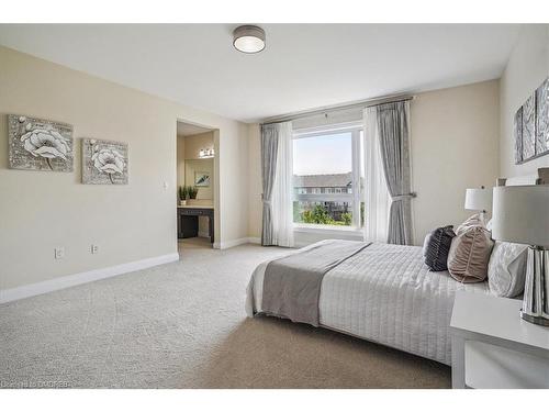 3186 Hines Drive, Oakville, ON - Indoor Photo Showing Bedroom