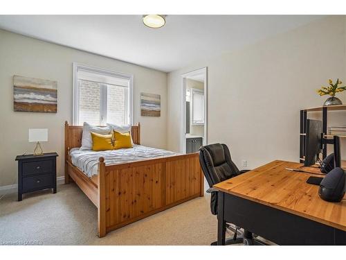 3186 Hines Drive, Oakville, ON - Indoor Photo Showing Bedroom