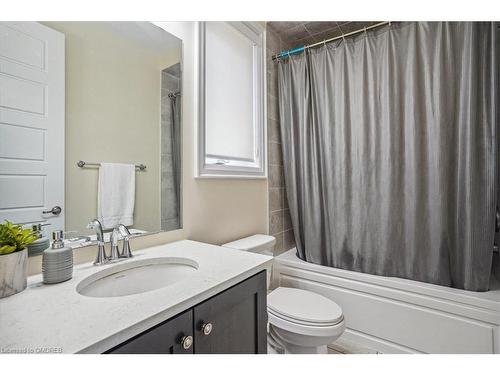 3186 Hines Drive, Oakville, ON - Indoor Photo Showing Bathroom