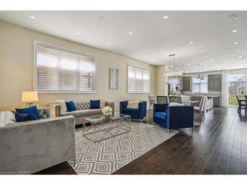 3186 Hines Drive, Oakville, ON - Indoor Photo Showing Living Room