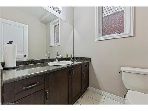 141 Chartwell Circle Circle, Hamilton, ON - Indoor Photo Showing Bathroom