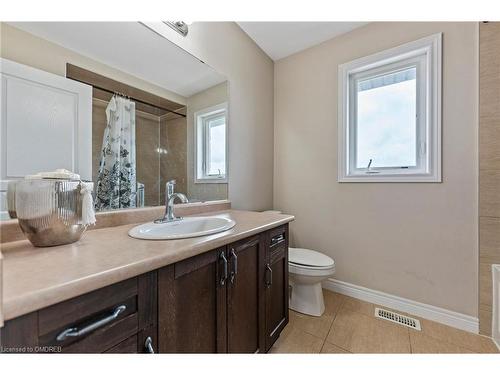 141 Chartwell Circle Circle, Hamilton, ON - Indoor Photo Showing Bathroom