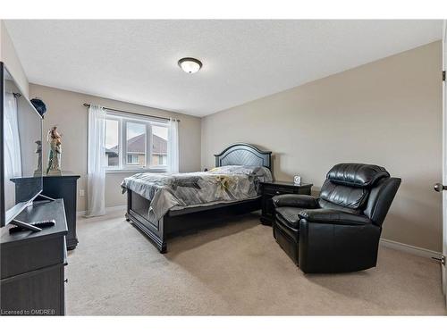 141 Chartwell Circle Circle, Hamilton, ON - Indoor Photo Showing Bedroom