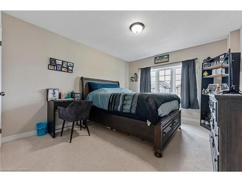 141 Chartwell Circle Circle, Hamilton, ON - Indoor Photo Showing Bedroom