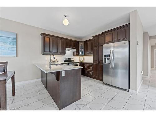 141 Chartwell Circle Circle, Hamilton, ON - Indoor Photo Showing Kitchen