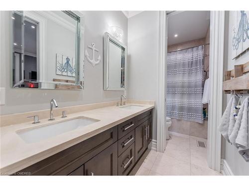 3064 St Clair Avenue, Burlington, ON - Indoor Photo Showing Bathroom