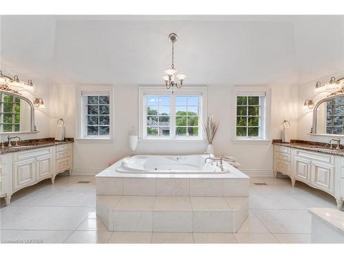 3064 St Clair Avenue, Burlington, ON - Indoor Photo Showing Bathroom