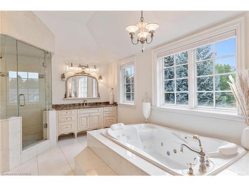 3064 St Clair Avenue, Burlington, ON - Indoor Photo Showing Bathroom