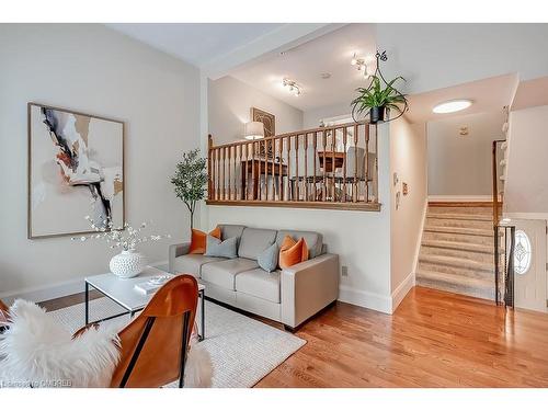 20-2145 Sherobee Road, Mississauga, ON - Indoor Photo Showing Living Room