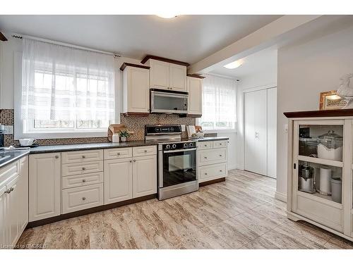 20-2145 Sherobee Road, Mississauga, ON - Indoor Photo Showing Kitchen