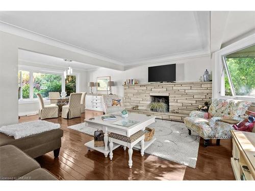 14 Lynnwood Avenue, Grimsby, ON - Indoor Photo Showing Living Room With Fireplace