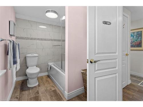 14 Lynnwood Avenue, Grimsby, ON - Indoor Photo Showing Bathroom