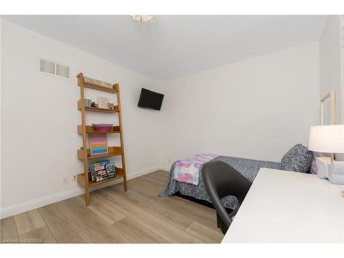 596 Thornwood Avenue, Burlington, ON - Indoor Photo Showing Bedroom