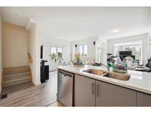 61-590 North Service Road, Stoney Creek, ON - Indoor Photo Showing Kitchen With Double Sink