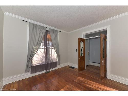 870 Queens Avenue, London, ON - Indoor Photo Showing Other Room