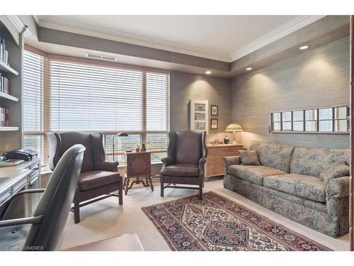 Ph1-1900 The Collegeway, Mississauga, ON - Indoor Photo Showing Living Room