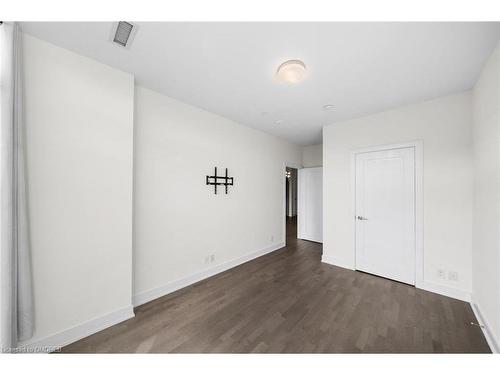 404-1575 Lakeshore Road W, Mississauga, ON - Indoor Photo Showing Other Room