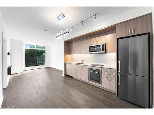 404-1575 Lakeshore Road W, Mississauga, ON - Indoor Photo Showing Kitchen With Stainless Steel Kitchen