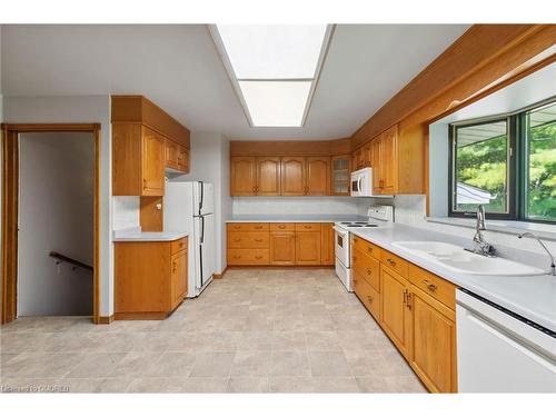 530 Concession 2 Road, Port Colborne, ON - Indoor Photo Showing Kitchen