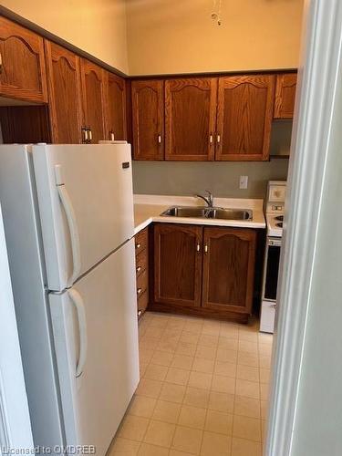 805-200 Limeridge Road W, Hamilton, ON - Indoor Photo Showing Kitchen With Double Sink