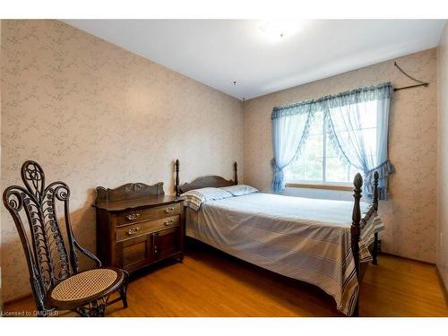 17 Mary Street, Milton, ON - Indoor Photo Showing Bedroom