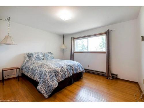 17 Mary Street, Milton, ON - Indoor Photo Showing Bedroom