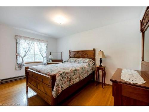 17 Mary Street, Milton, ON - Indoor Photo Showing Bedroom