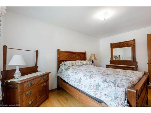 17 Mary Street, Milton, ON - Indoor Photo Showing Bedroom