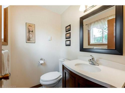 17 Mary Street, Milton, ON - Indoor Photo Showing Bathroom