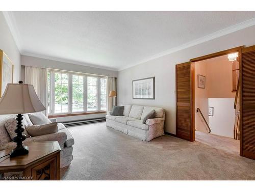 17 Mary Street, Milton, ON - Indoor Photo Showing Living Room