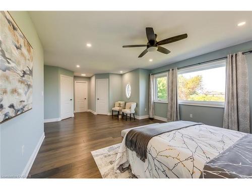 1227 Grace Drive, Oakville, ON - Indoor Photo Showing Bedroom