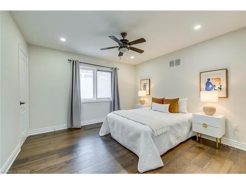 1227 Grace Drive, Oakville, ON - Indoor Photo Showing Bedroom