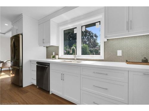 4058 Spruce Avenue, Burlington, ON - Indoor Photo Showing Kitchen