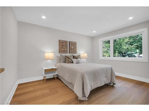 4058 Spruce Avenue, Burlington, ON - Indoor Photo Showing Bedroom