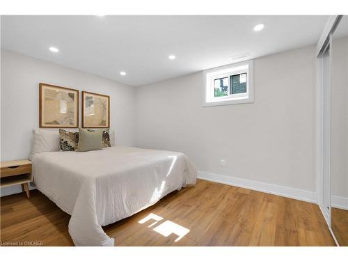 4058 Spruce Avenue, Burlington, ON - Indoor Photo Showing Bedroom