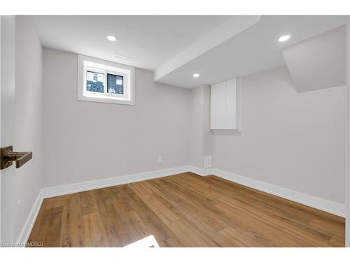 4058 Spruce Avenue, Burlington, ON - Indoor Photo Showing Other Room