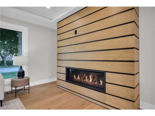 4058 Spruce Avenue, Burlington, ON - Indoor Photo Showing Living Room With Fireplace