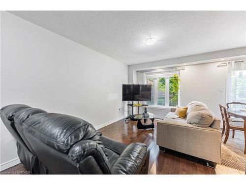 10-1354 Upper Sherman Avenue Avenue, Hamilton, ON - Indoor Photo Showing Living Room