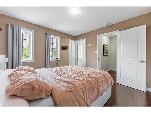 10-1354 Upper Sherman Avenue Avenue, Hamilton, ON - Indoor Photo Showing Bedroom